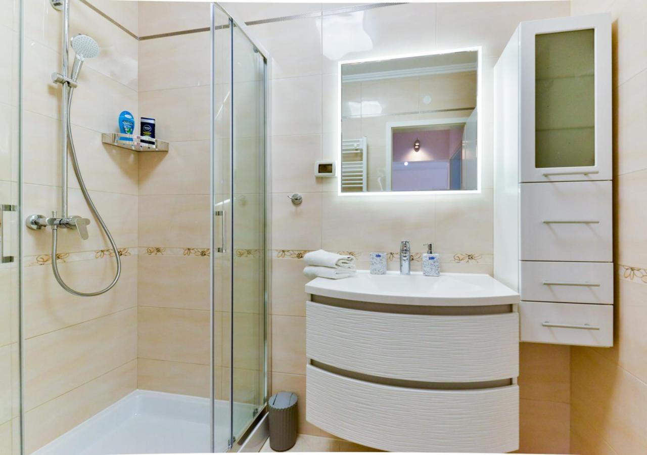 Apartments Leona Umag Exterior foto