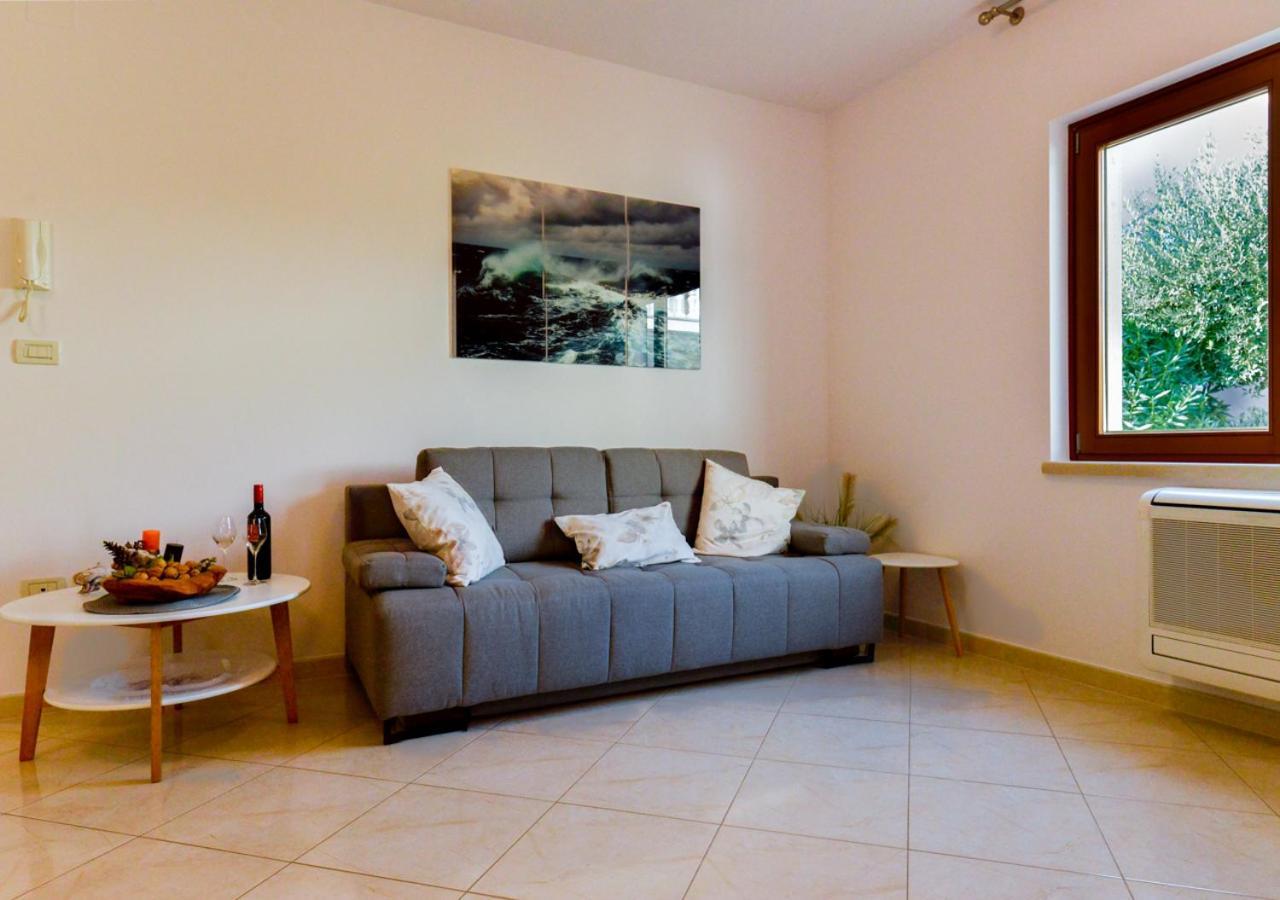 Apartments Leona Umag Exterior foto
